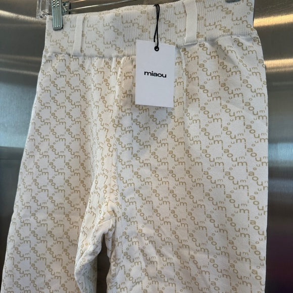 NWOT Miaou Oat Harley Capri Logo Beige White Legging Monogram Cropped - Picture 4 of 15